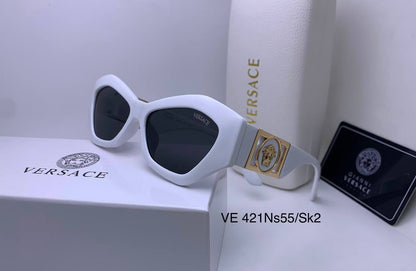 Versace
70 dhs🇦🇪🇦🇪

Zain126
♥️♥️♥️