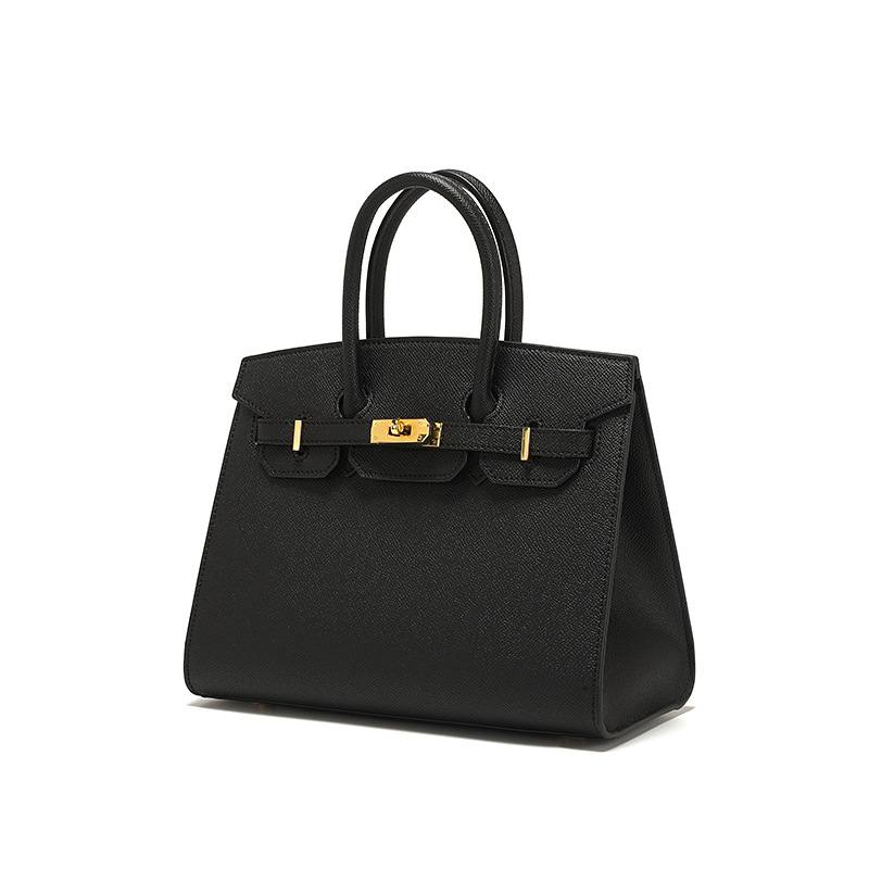 HERMES

best quality 
without box

110 dhs🇦🇪🇦🇪

size20CM

Zain290
♥️♥️♥️