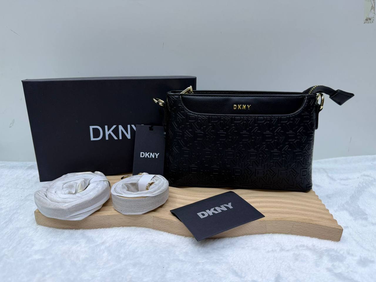 DKNY
95 dhs🪙🌨️

Zain114
♥️♥️♥️