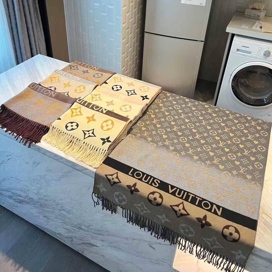 Coming new stock
Winter scarf 
45 dhs🪙🌨️

Zain93
♥️♥️♥️