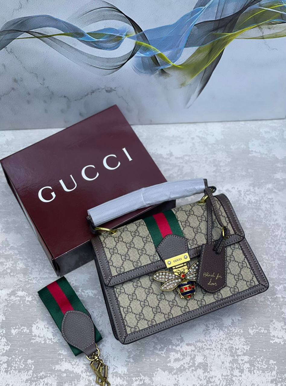 Gucci
High Quality
195 dhs👑

with box 
🎁🎁🎁

Zain175
♥️♥️♥️