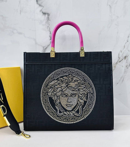 FENDI 
COPY ONE
190 dhs✅

Zain295
♥️♥️♥️