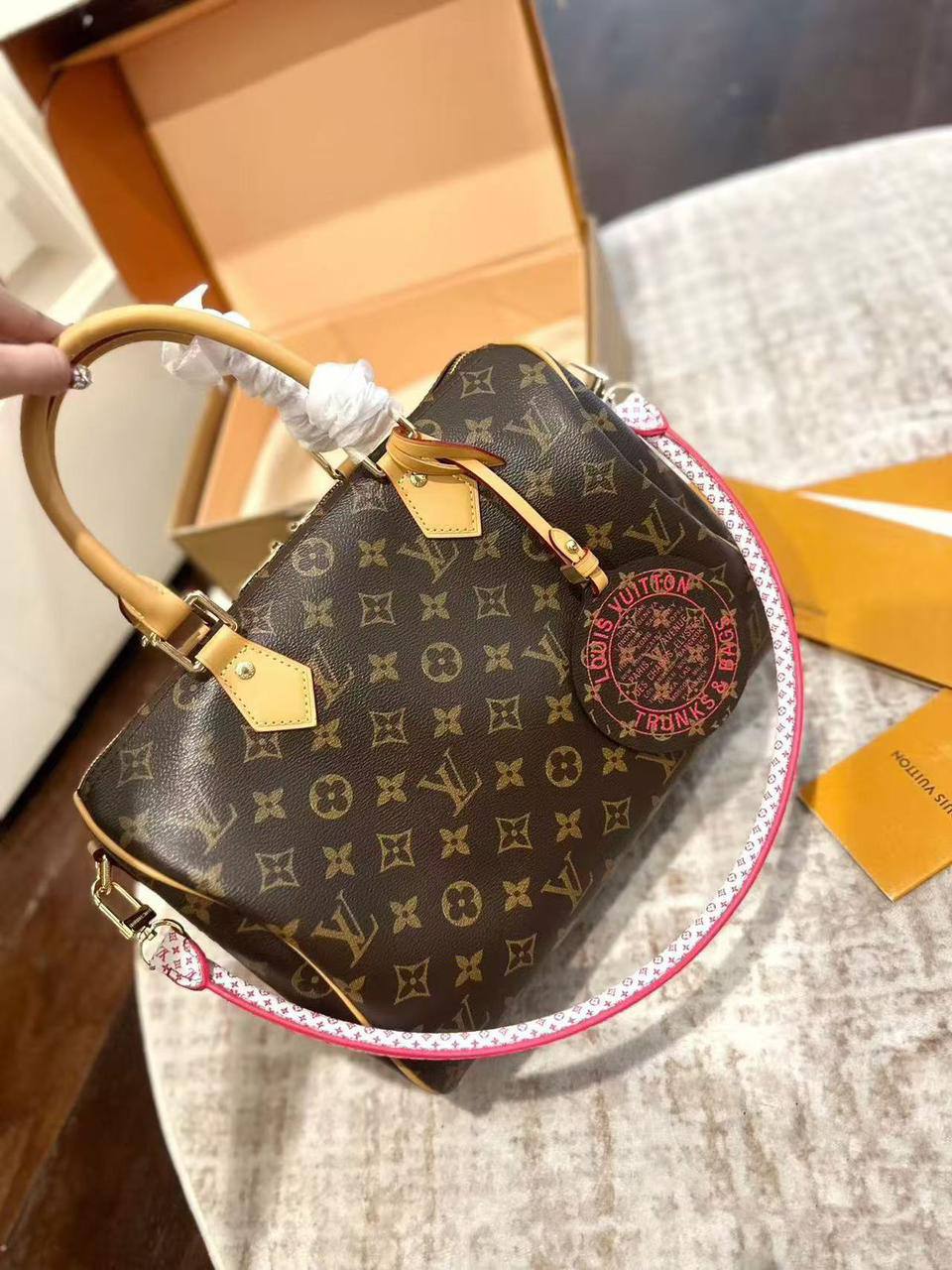 LV
Master💓💓
330 dhs✅

Zain297
♥️♥️♥️