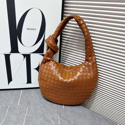 BOTTEGA
SIZE  ……… 31CM 🥰
90 dhs❣️

Zain244
♥️♥️♥️