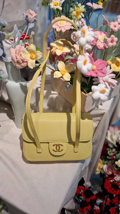 CHANEL 
21cm
105 dhs✅

Zain44
♥️♥️♥️
