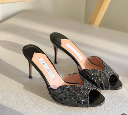 Aquazzura
High quality 
size 36-42 
180 dhs❣️

Zain132
♥️♥️♥️