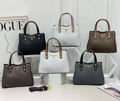 Celine - MK
90 dhs🪙🌨️

With box
🎁🎁🎁

Zain35
♥️♥️♥️