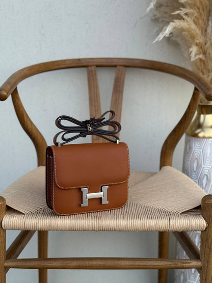 HERMES
18cm
340 dhs💓
Top quality 
With box🎁

Zain167
♥️♥️♥️