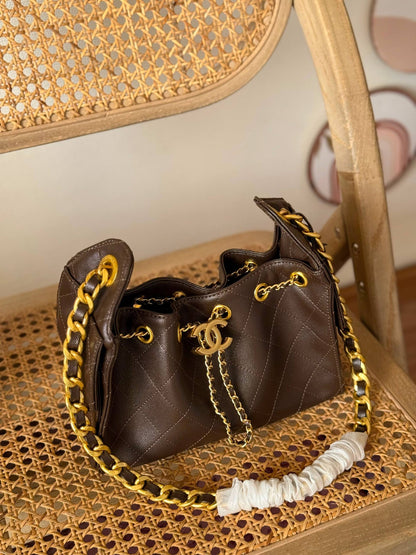 New Collectio✨✨✨
CHANEL
22cm
360 dhs✅
*MASTER QUALITY*
With box🎁

Zain167
♥️♥️♥️