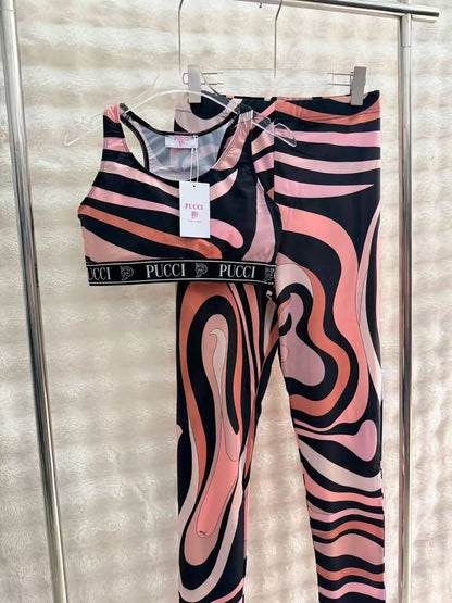 PUCCI
Women’s Set
Master Quality 
SML
350 dhs✅

Zain276
♥️♥️♥️