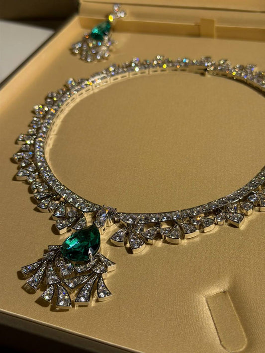 BVlGARI
New Collection 😍
Quality: Super Master 
Non -Tarnish color
* Necklace 
* ⁠Earrings
For Price 👇 WTSP Text Zain 0568585901

Zain268
♥️♥️♥️