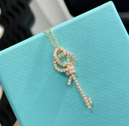 Tiffany ❤️‍🔥*
Necklace ✨
Master quality 🐦‍🔥
With normal boxes 📦 
55 dhs✅
With master box 🗃️ 
95 dhs✅

Zain216
♥️♥️♥️