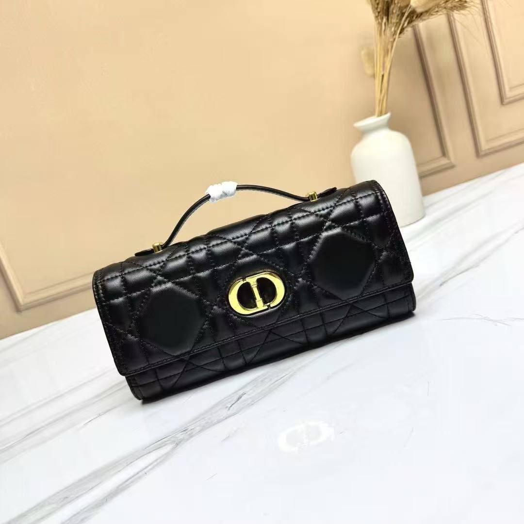 Dior
Master🌺🌺
280 dhs💓

Zain141
♥️♥️♥️
