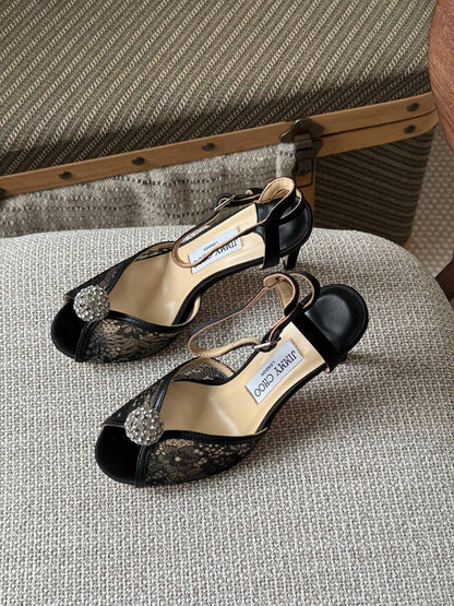 JIMMY CHOO - AQUAZZURA
🤩Available now 😍😍
Size: 36 to 41
Super master quality 
450 dhs✅

Zain198
♥️♥️♥️
