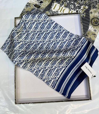 Dior
Silk scarf 
40 dhs✅
55 dhs✅ 

with box
🎁🎁🎁

Zain93
♥️♥️♥️