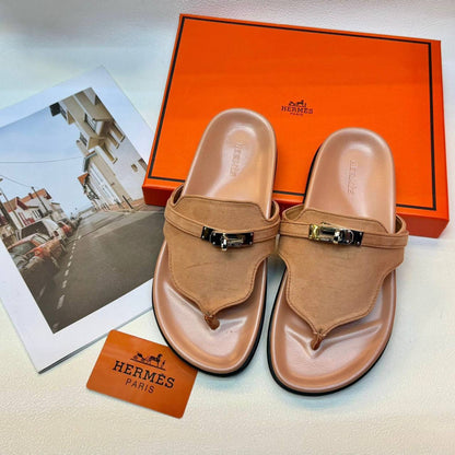 hermes ladies
Size 36 to 41
90 dhs✅

Zain236
♥️♥️♥️
