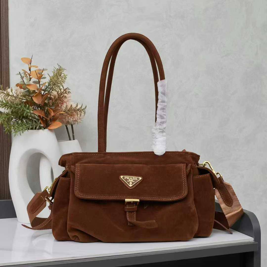 Prada
Master
260 dhs❣️

Zain10
♥️♥️♥️