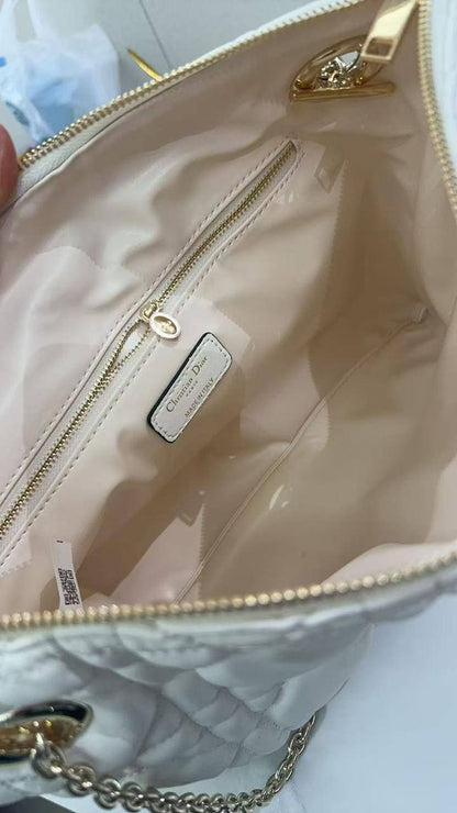 💖 Dior 2026  Spring summer
1️⃣ First quality 
Size : 38 * 38 cm
95 dhs✅

Zain115
♥️♥️♥️