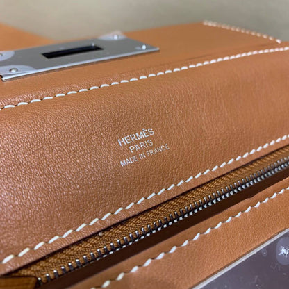Hermes
maroon / etoupe / brown

Single rolled leather top handle

Classic, elegant and timeless🙂‍↔️

For Price 👇 WhatsApp✅
0568585901 
0507557372
0552275751 Owner Zain 👌

Zain325
♥️♥️♥️