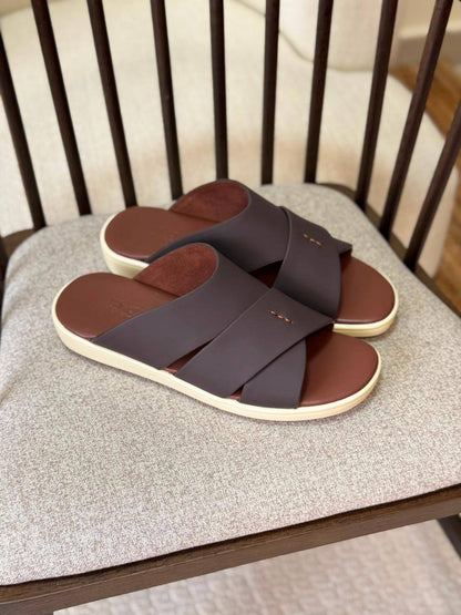 LORO PIANA 
*Vip quality*
*size: 40 to 46*
450 dhs🇦🇪🇦🇪

Zain185
♥️♥️♥️