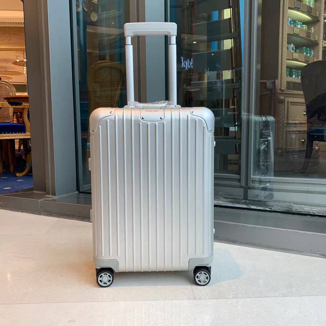 Dior Rimowa
Master💓💓
10kg。650 dhs✅✅
20kg。800 dhs✅✅
30kg。950 dhs✅✅

Zain341
♥️♥️♥️