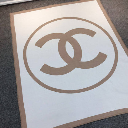 New collection 
Master 
Throw blanket in Merinos wool and cashmere (90%
rinos wool, 10% cashmere)
Size 135*170
👉🏽Blanket 
140 dhs🪙🌨️
👉🏽Pillows with feeling
70 dhs🪙🌨️

Zain99
♥️♥️♥️