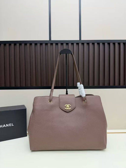 Chanel
Master🌺🌺
370 dhs💓

Zain153
♥️♥️♥️