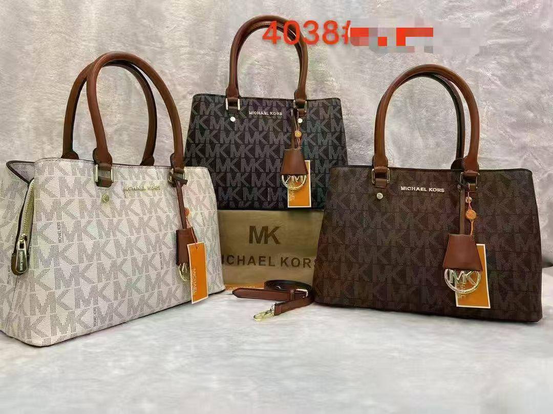 MK
110 dhs🪙🌨️
size：40CM
Good quality

Zain35
Zain26
Zain13
♥️♥️♥️