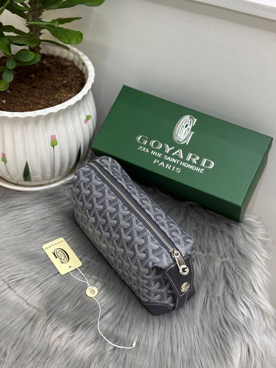 GOYARD

SIZE  ……… 24CM 🥰

60 dhs💓

with BOX🌷
🎁🎁🎁

Zain244
♥️♥️♥️