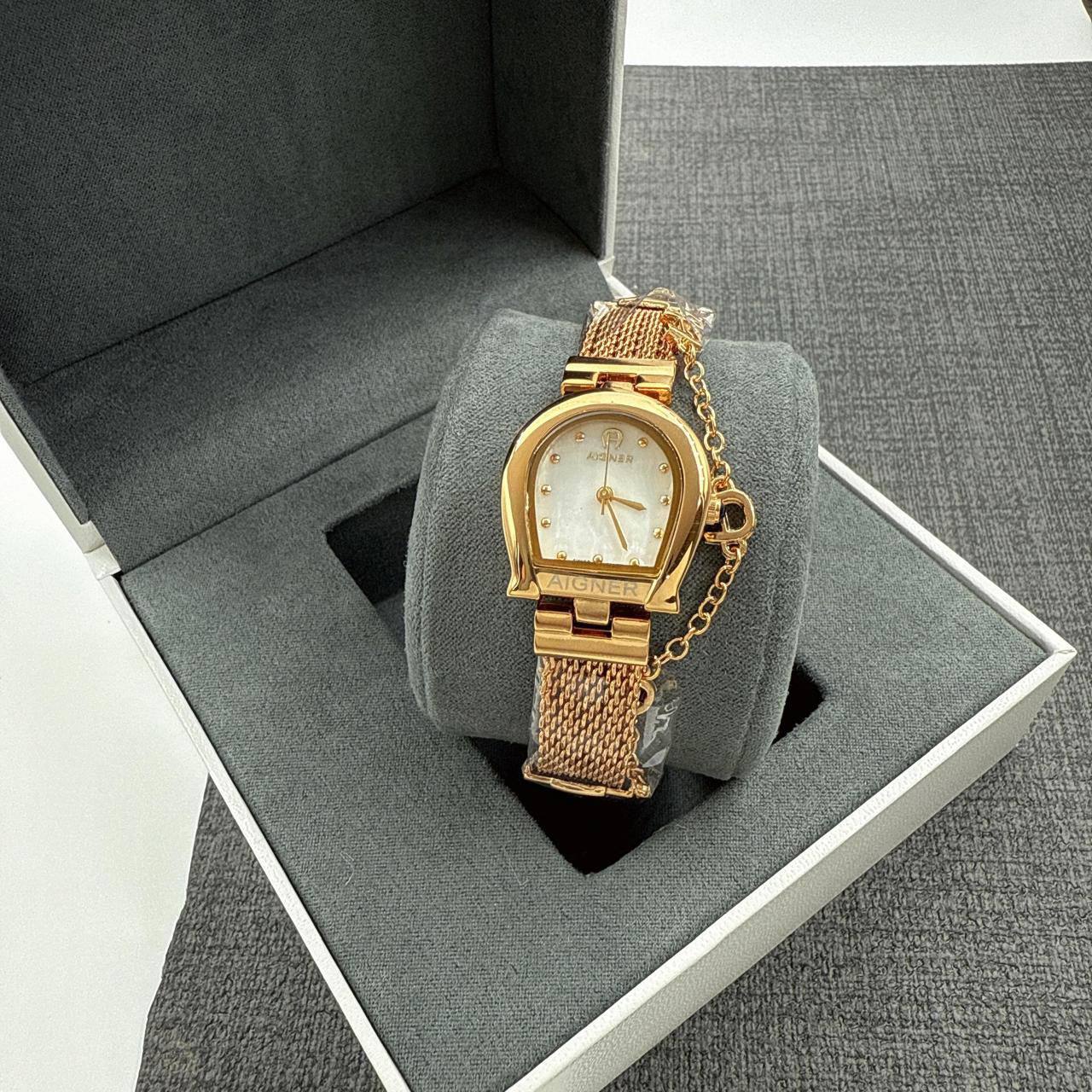 Aigner
Ladies watches
65 dhs🪙

Zain45
♥️♥️♥️