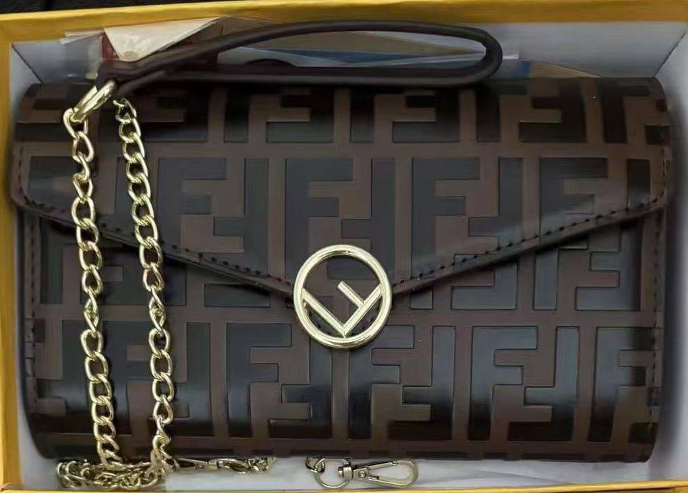 Bags

75 dhs🪙🌨️

With Box
🎁🎁🎁

Zain50
♥️♥️♥️