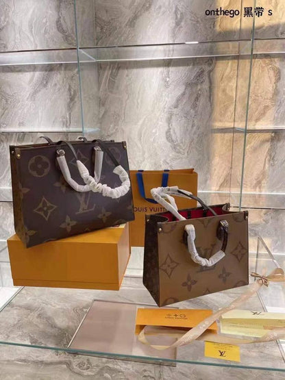 LV 

OTG Bag 
         36Cm 220
         25Cm 190

Good Quality Box

Zain131
♥️♥️♥️