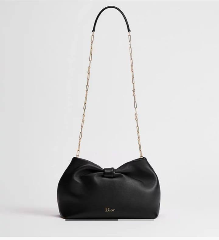Dior
100 dhs🇦🇪🇦🇪 
high quality With box25cm

Zain26
♥️♥️♥️