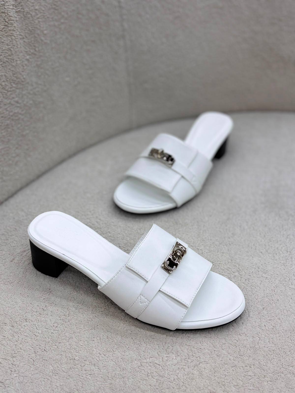 Hermes 
110 dhs✅
Size 36-42

Zain55
♥️♥️♥️