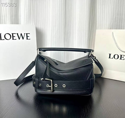 Loewe
Master+++
340 dhs💚

Zain153
♥️♥️♥️
