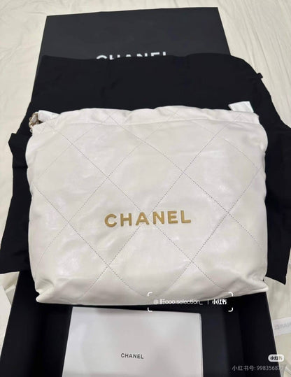 Chanel
Master 
250 dhs❤️

Zain10
♥️♥️♥️