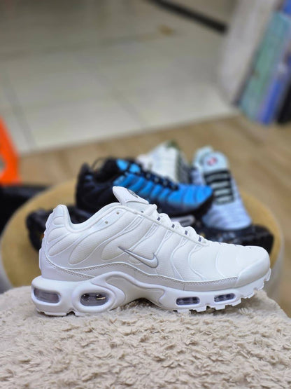 Nike

105 dhs🇦🇪🇦🇪🇦🇪

40 to 45

Zain26
♥️♥️♥️