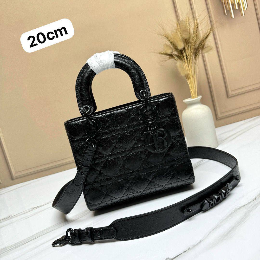Dior
Master
280 dhs🪙🌨️

Zain228
♥️♥️♥️