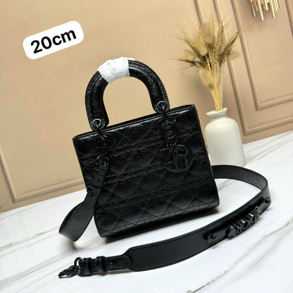 Dior
Master
280 dhs🪙🌨️

Zain228
♥️♥️♥️