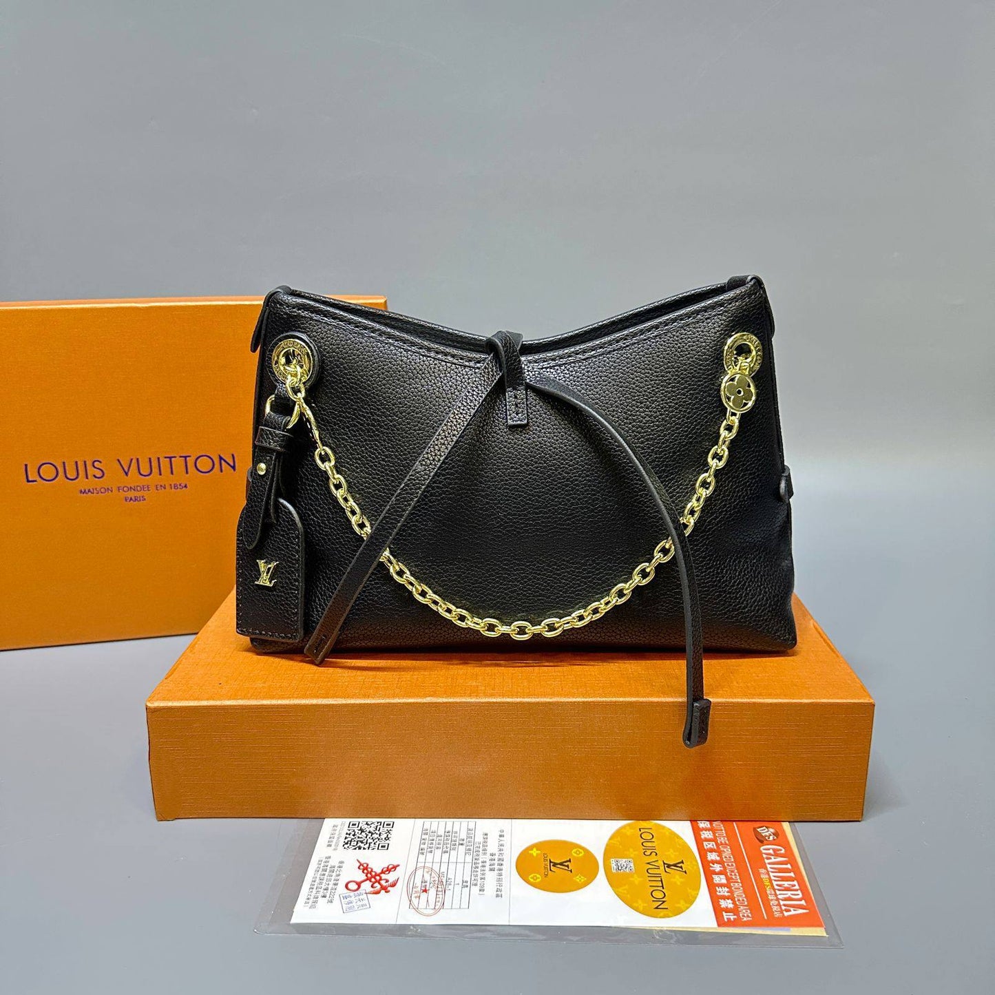 LV

NEW CAME GOOD QUALITY 
WITH BOX 
🎁🎁🎁

90 dhs❣️

Zain39
♥️♥️♥️
