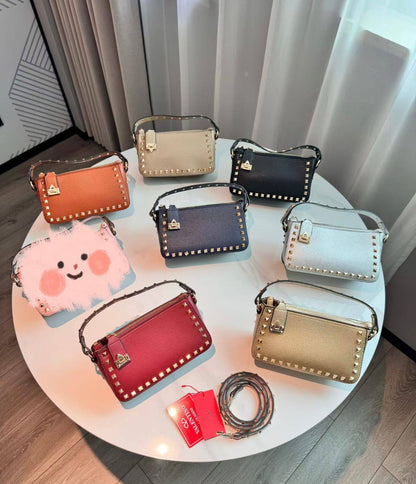Valentino 

115 dhs🇦🇪🇦🇪

with box
size 21×7×12cm

high quality

Zain42
♥️♥️