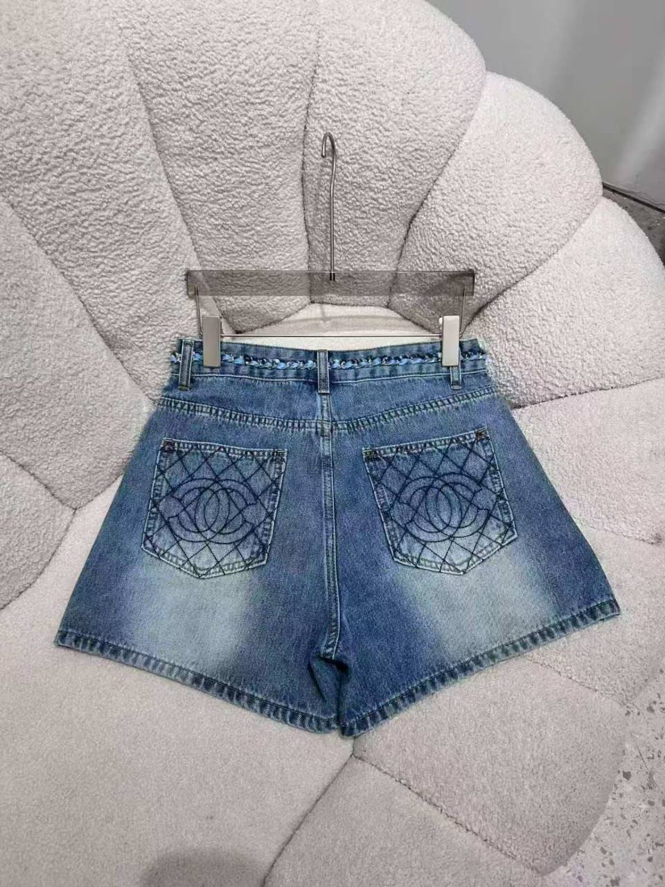 *New collections*                                                
CHANEL
*Super Master quality*
*Sizes: S M L* 
300 dhs💓

Zain308
♥️♥️♥️