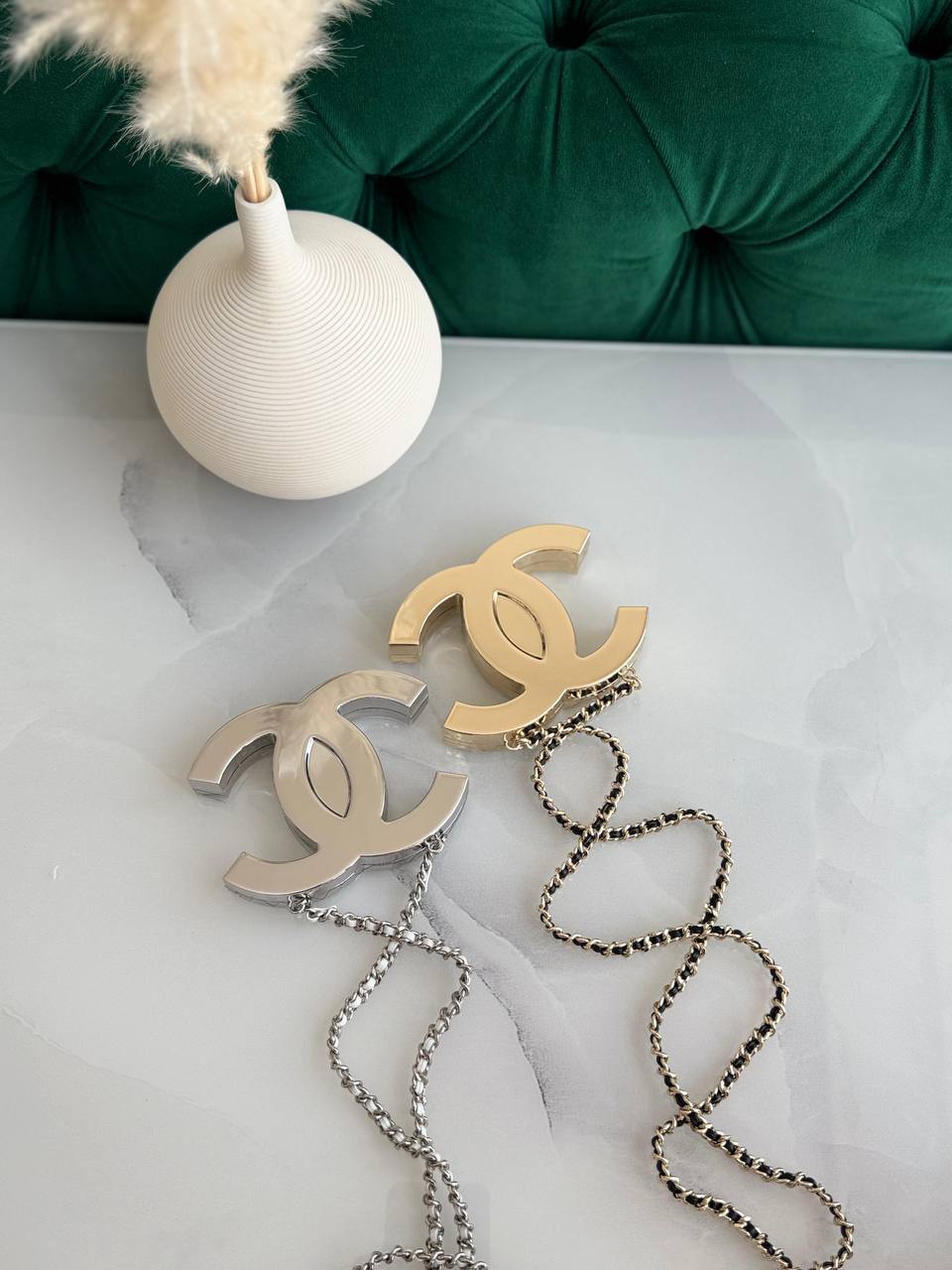 Chanel  ✨💥
Available original box 📦 
With full packing 🎀🎀
Super high quality 💥💥
For Price 👇 WhatsApp✅
0568585901 
0507557372
0552275751 Owner Zain 👌

Zain283
♥️♥️♥️