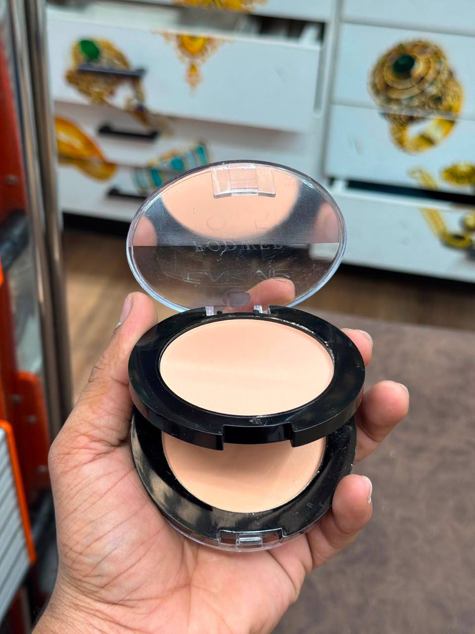 Makeup 
Any Pc
25 dhs✅

Zain49
♥️♥️♥️