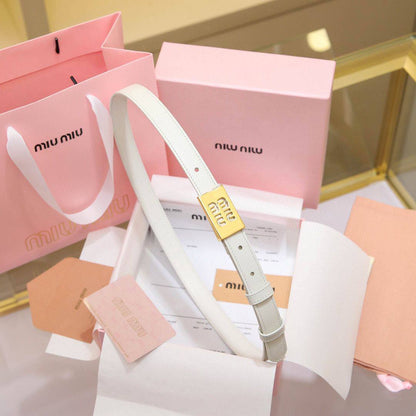 💙 MIU MIU 💙
💙*SUPER MASTER QUALITY*💙
💙*ORIGINAL PACKAGING*💙
260 dhs💓

Zain281
♥️♥️♥️