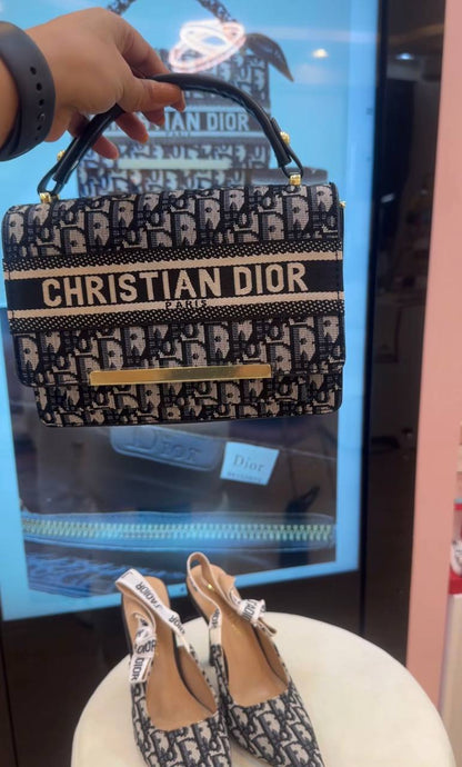 Dior offer

195 dhs 

 Valvet pretty shop 
♥️♥️♥️

Zc