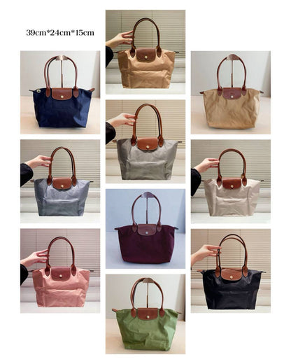 LONGCHAMP
HIGH QUALITY MEDUIM SIZE 
85 dhs✅

Zain39
♥️♥️♥️