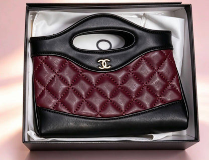 Chanel

95 dhs🇦🇪🇦🇪

size：18cm 
Silver logo 
with box

Zain35
♥️♥️♥️