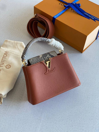 LV
with box
🎁🎁🎁

good quality
105 dhs✅

Zain219
♥️♥️♥️
