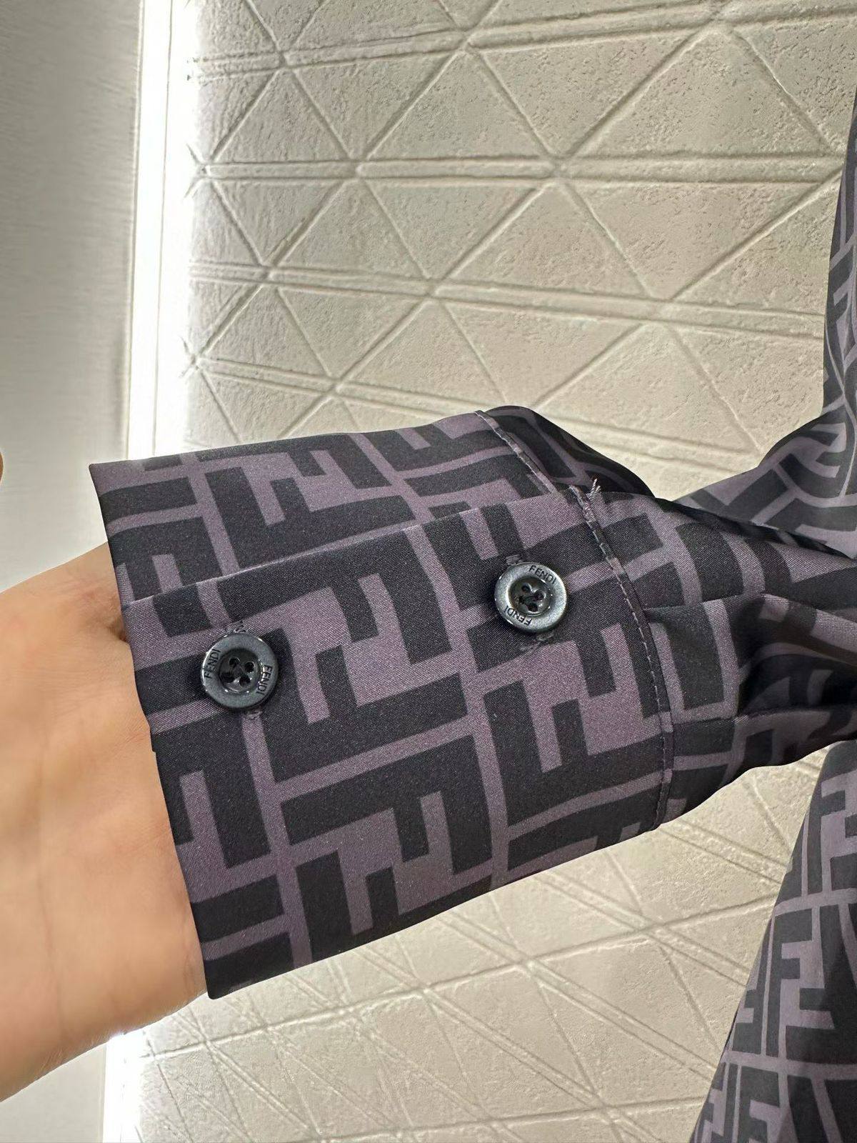 *New collections 💕💕    
180 dhs❣️
*good  quality  
*Sizes:S M L 
*AVAILABL

Zain231
♥️♥️♥️